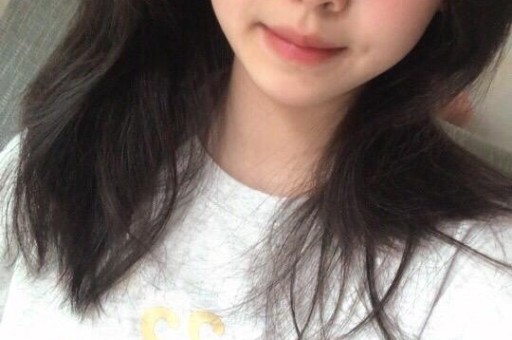 美顶流纯神演穿普拉达的女王2被删光！秀身体黑历史太多