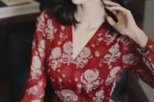疑似与李易峰约会的女网红再爆料影射多名男星塌房几个才算完